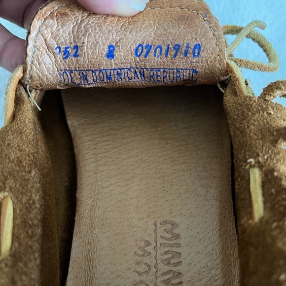 🌟Minnetonka hard sole fringe moccasins - Picture 3 of 10